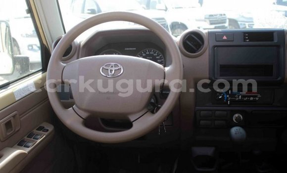 Acheter Import Voiture Toyota Land Cruiser Beige à Import - Dubai, Bujumbura Acheter Import Voiture Toyota Land Cruiser Beige à Import - Dubai, Bujumbura