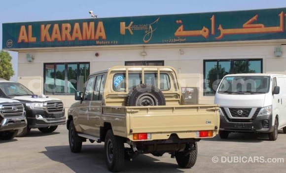 Acheter Import Voiture Toyota Land Cruiser Beige à Import - Dubai, Bujumbura Acheter Import Voiture Toyota Land Cruiser Beige à Import - Dubai, Bujumbura