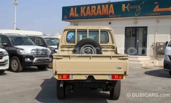 Acheter Import Voiture Toyota Land Cruiser Beige à Import - Dubai, Bujumbura Acheter Import Voiture Toyota Land Cruiser Beige à Import - Dubai, Bujumbura
