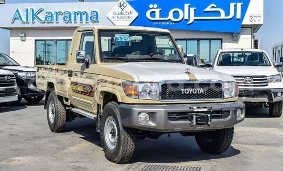 Nunua Imported Toyota Land Cruiser Beige Gari ndani ya Import - Dubai nchini Bujumbura Nunua Imported Toyota Land Cruiser Beige Gari ndani ya Import - Dubai nchini Bujumbura