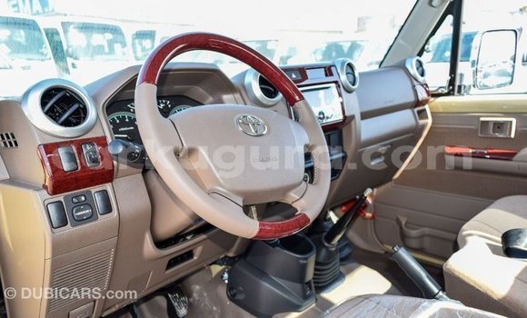 Nunua Imported Toyota Land Cruiser Beige Gari ndani ya Import - Dubai nchini Bujumbura Nunua Imported Toyota Land Cruiser Beige Gari ndani ya Import - Dubai nchini Bujumbura