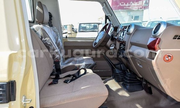 Nunua Imported Toyota Land Cruiser Beige Gari ndani ya Import - Dubai nchini Bujumbura Nunua Imported Toyota Land Cruiser Beige Gari ndani ya Import - Dubai nchini Bujumbura