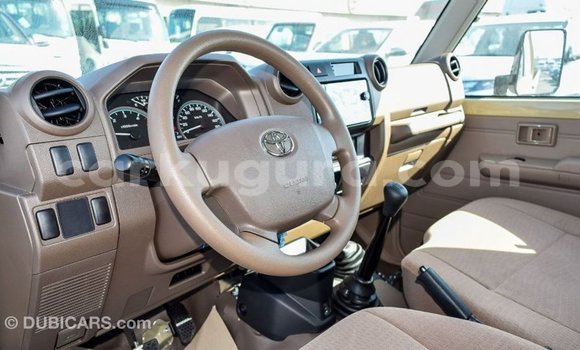 Acheter Import Voiture Toyota Land Cruiser Beige à Import - Dubai, Bujumbura Acheter Import Voiture Toyota Land Cruiser Beige à Import - Dubai, Bujumbura