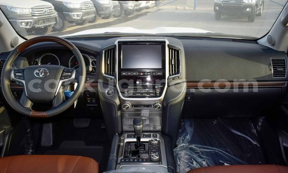 Acheter Import Voiture Toyota Land Cruiser Noir à Import - Dubai, Bujumbura Acheter Import Voiture Toyota Land Cruiser Noir à Import - Dubai, Bujumbura