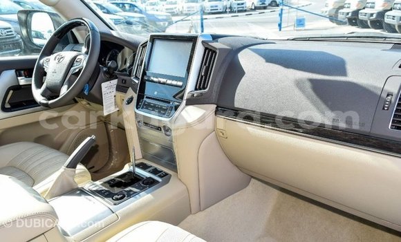Buy Import Toyota Land Cruiser White Car in Import - Dubai in Bujumbura Buy Import Toyota Land Cruiser White Car in Import - Dubai in Bujumbura