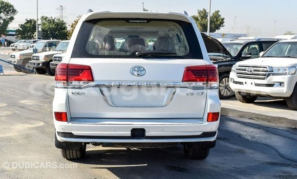 Buy Import Toyota Land Cruiser White Car in Import - Dubai in Bujumbura Buy Import Toyota Land Cruiser White Car in Import - Dubai in Bujumbura