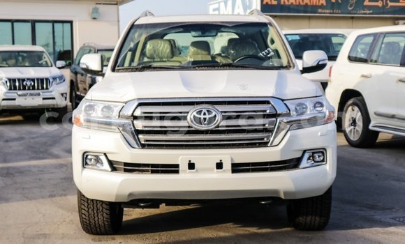 Buy Import Toyota Land Cruiser White Car in Import - Dubai in Bujumbura Buy Import Toyota Land Cruiser White Car in Import - Dubai in Bujumbura
