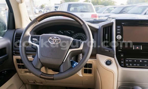 Buy Import Toyota Land Cruiser White Car in Import - Dubai in Bujumbura Buy Import Toyota Land Cruiser White Car in Import - Dubai in Bujumbura