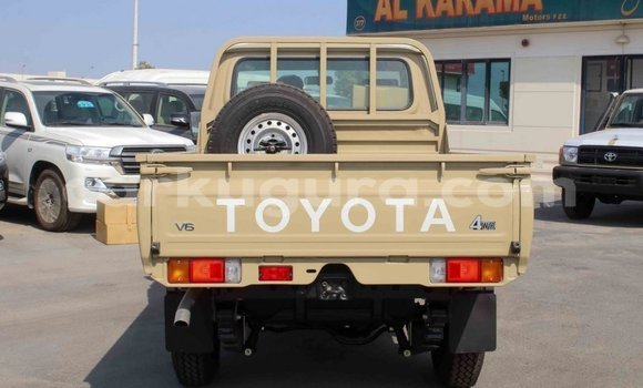 Nunua Imported Toyota Land Cruiser Beige Gari ndani ya Import - Dubai nchini Bujumbura Nunua Imported Toyota Land Cruiser Beige Gari ndani ya Import - Dubai nchini Bujumbura