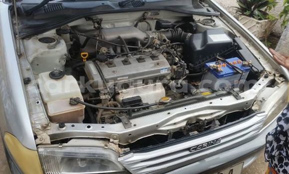 Nunua Ilio tumika Toyota Carina Fedha Gari ndani ya Bujumbura nchini Bujumbura Nunua Ilio tumika Toyota Carina Fedha Gari ndani ya Bujumbura nchini Bujumbura