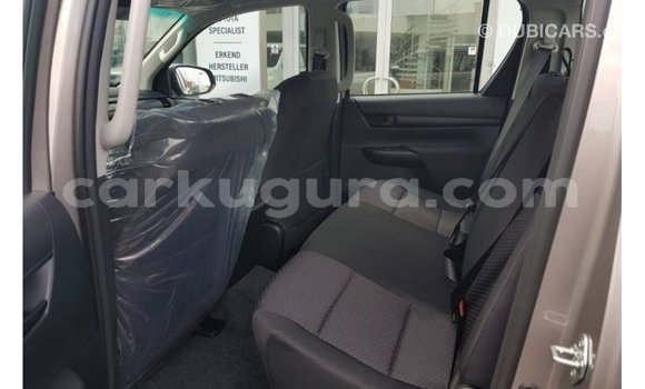 Nunua Imported Toyota Hilux Brown Gari ndani ya Import - Dubai nchini Bujumbura Nunua Imported Toyota Hilux Brown Gari ndani ya Import - Dubai nchini Bujumbura