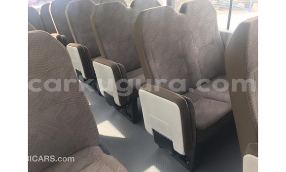 Nunua Imported Toyota Coaster Nyeupe Gari ndani ya Import - Dubai nchini Bujumbura Nunua Imported Toyota Coaster Nyeupe Gari ndani ya Import - Dubai nchini Bujumbura