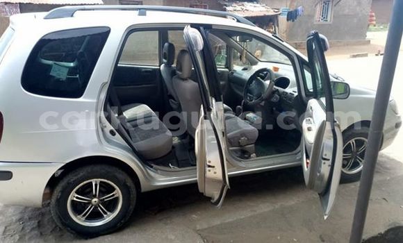 Nunua Ilio tumika Toyota Spacio Fedha Gari ndani ya Bujumbura nchini Bujumbura Nunua Ilio tumika Toyota Spacio Fedha Gari ndani ya Bujumbura nchini Bujumbura