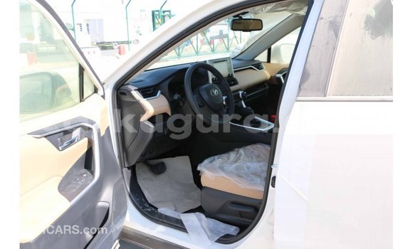 Acheter Import Voiture Toyota 4Runner Blanc à Import - Dubai, Bujumbura Acheter Import Voiture Toyota 4Runner Blanc à Import - Dubai, Bujumbura