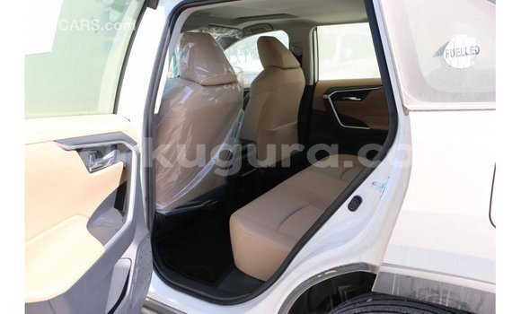 Acheter Import Voiture Toyota 4Runner Blanc à Import - Dubai, Bujumbura Acheter Import Voiture Toyota 4Runner Blanc à Import - Dubai, Bujumbura