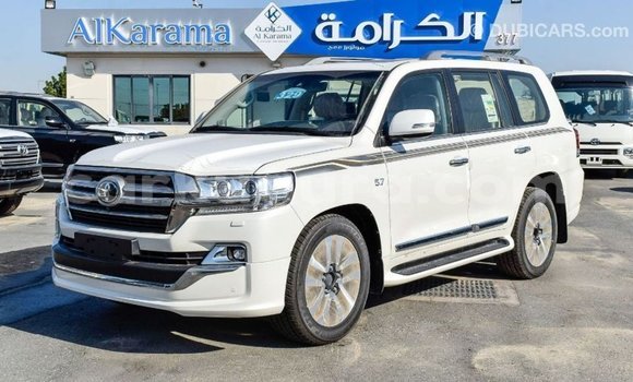 Nunua Imported Toyota Land Cruiser Nyeupe Gari ndani ya Import - Dubai nchini Bujumbura Nunua Imported Toyota Land Cruiser Nyeupe Gari ndani ya Import - Dubai nchini Bujumbura