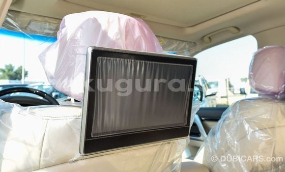 Nunua Imported Toyota Land Cruiser Nyeupe Gari ndani ya Import - Dubai nchini Bujumbura Nunua Imported Toyota Land Cruiser Nyeupe Gari ndani ya Import - Dubai nchini Bujumbura