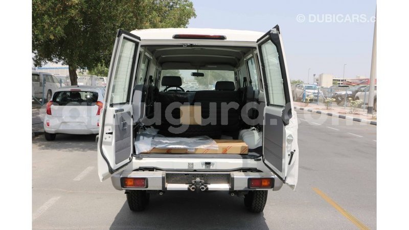 Big with watermark toyota land cruiser bujumbura import dubai 4387