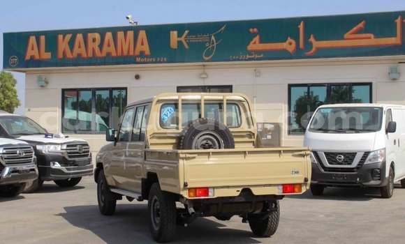 Nunua Imported Toyota Land Cruiser Beige Gari ndani ya Import - Dubai nchini Bujumbura Nunua Imported Toyota Land Cruiser Beige Gari ndani ya Import - Dubai nchini Bujumbura