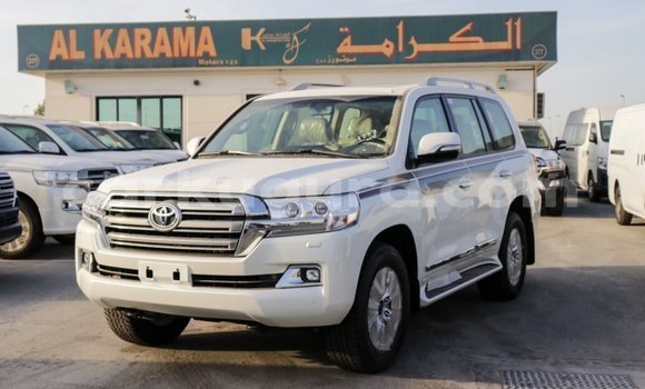Nunua Imported Toyota Land Cruiser Nyeupe Gari ndani ya Import - Dubai nchini Bujumbura Nunua Imported Toyota Land Cruiser Nyeupe Gari ndani ya Import - Dubai nchini Bujumbura