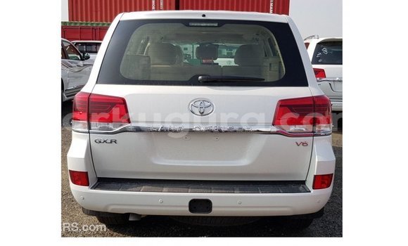 Nunua Imported Toyota Land Cruiser Nyeupe Gari ndani ya Import - Dubai nchini Bujumbura Nunua Imported Toyota Land Cruiser Nyeupe Gari ndani ya Import - Dubai nchini Bujumbura