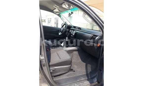 Nunua Imported Toyota Hilux Nyeusi Gari ndani ya Import - Dubai nchini Bujumbura Nunua Imported Toyota Hilux Nyeusi Gari ndani ya Import - Dubai nchini Bujumbura