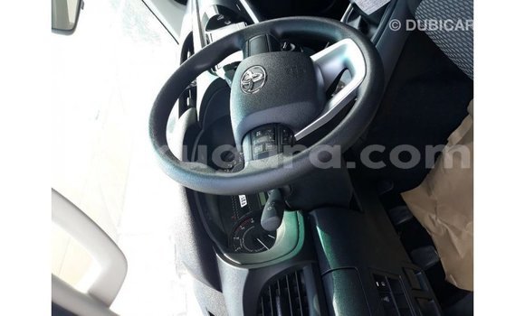 Nunua Imported Toyota Hilux Nyeusi Gari ndani ya Import - Dubai nchini Bujumbura Nunua Imported Toyota Hilux Nyeusi Gari ndani ya Import - Dubai nchini Bujumbura