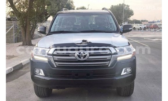 Nunua Imported Toyota Land Cruiser Nyeusi Gari ndani ya Import - Dubai nchini Bujumbura Nunua Imported Toyota Land Cruiser Nyeusi Gari ndani ya Import - Dubai nchini Bujumbura