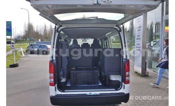 Nunua Imported Toyota Hiace Nyeupe Gari ndani ya Import - Dubai nchini Bujumbura Nunua Imported Toyota Hiace Nyeupe Gari ndani ya Import - Dubai nchini Bujumbura