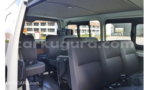 Nunua Imported Toyota Hiace Nyeupe Gari ndani ya Import - Dubai nchini Bujumbura Nunua Imported Toyota Hiace Nyeupe Gari ndani ya Import - Dubai nchini Bujumbura