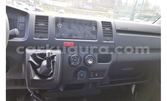 Nunua Imported Toyota Hiace Nyeupe Gari ndani ya Import - Dubai nchini Bujumbura Nunua Imported Toyota Hiace Nyeupe Gari ndani ya Import - Dubai nchini Bujumbura