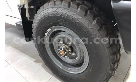 Acheter Import Voiture Toyota Land Cruiser Blanc à Import - Dubai, Bujumbura Acheter Import Voiture Toyota Land Cruiser Blanc à Import - Dubai, Bujumbura
