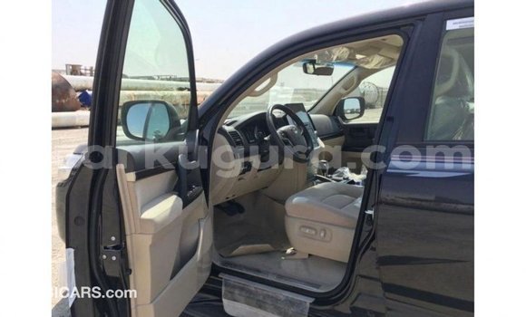 Nunua Imported Toyota Land Cruiser Nyeusi Gari ndani ya Import - Dubai nchini Bujumbura Nunua Imported Toyota Land Cruiser Nyeusi Gari ndani ya Import - Dubai nchini Bujumbura