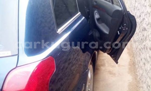 Nunua Ilio tumika Toyota Avensis Bluu Gari ndani ya Bujumbura nchini Bujumbura Nunua Ilio tumika Toyota Avensis Bluu Gari ndani ya Bujumbura nchini Bujumbura