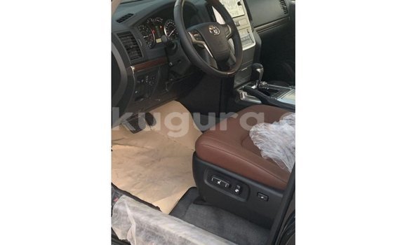 Acheter Import Voiture Toyota Land Cruiser Noir à Import - Dubai, Bujumbura Acheter Import Voiture Toyota Land Cruiser Noir à Import - Dubai, Bujumbura