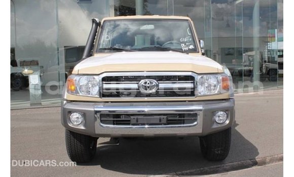 Nunua Imported Toyota Land Cruiser Beige Gari ndani ya Import - Dubai nchini Bujumbura Nunua Imported Toyota Land Cruiser Beige Gari ndani ya Import - Dubai nchini Bujumbura