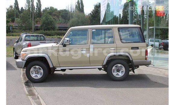 Nunua Imported Toyota Land Cruiser Beige Gari ndani ya Import - Dubai nchini Bujumbura Nunua Imported Toyota Land Cruiser Beige Gari ndani ya Import - Dubai nchini Bujumbura
