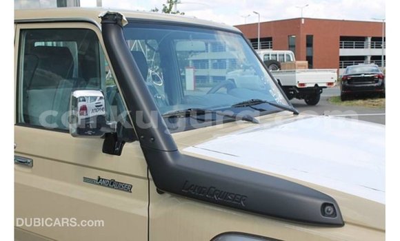 Nunua Imported Toyota Land Cruiser Beige Gari ndani ya Import - Dubai nchini Bujumbura Nunua Imported Toyota Land Cruiser Beige Gari ndani ya Import - Dubai nchini Bujumbura