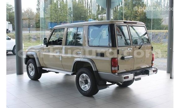 Nunua Imported Toyota Land Cruiser Beige Gari ndani ya Import - Dubai nchini Bujumbura Nunua Imported Toyota Land Cruiser Beige Gari ndani ya Import - Dubai nchini Bujumbura