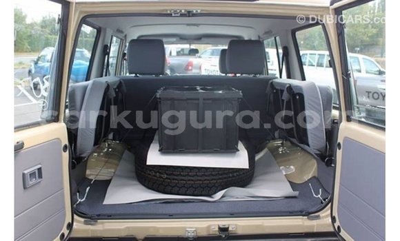 Nunua Imported Toyota Land Cruiser Beige Gari ndani ya Import - Dubai nchini Bujumbura Nunua Imported Toyota Land Cruiser Beige Gari ndani ya Import - Dubai nchini Bujumbura