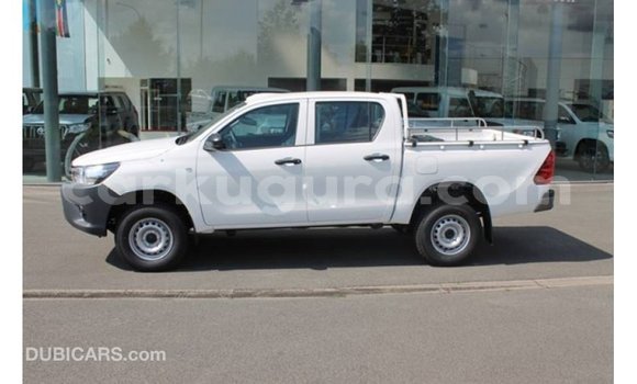 Nunua Imported Toyota Hilux Nyeupe Gari ndani ya Import - Dubai nchini Bujumbura Nunua Imported Toyota Hilux Nyeupe Gari ndani ya Import - Dubai nchini Bujumbura