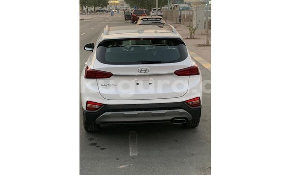 Nunua Imported Hyundai Santa Fe Nyeupe Gari ndani ya Import - Dubai nchini Bujumbura Nunua Imported Hyundai Santa Fe Nyeupe Gari ndani ya Import - Dubai nchini Bujumbura