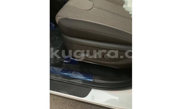 Nunua Imported Hyundai Santa Fe Nyeupe Gari ndani ya Import - Dubai nchini Bujumbura Nunua Imported Hyundai Santa Fe Nyeupe Gari ndani ya Import - Dubai nchini Bujumbura