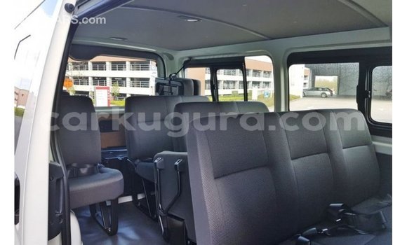 Nunua Imported Toyota Hiace Nyeupe Gari ndani ya Import - Dubai nchini Bujumbura Nunua Imported Toyota Hiace Nyeupe Gari ndani ya Import - Dubai nchini Bujumbura