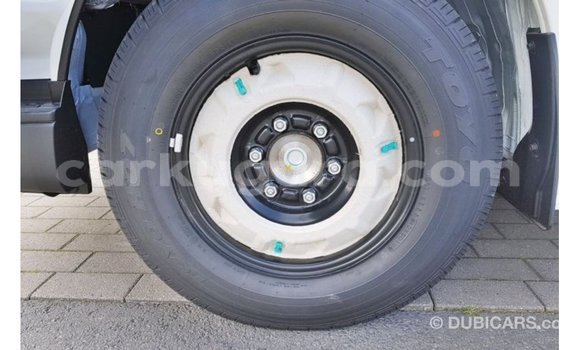 Nunua Imported Toyota Hiace Nyeupe Gari ndani ya Import - Dubai nchini Bujumbura Nunua Imported Toyota Hiace Nyeupe Gari ndani ya Import - Dubai nchini Bujumbura