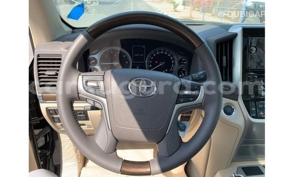 Nunua Imported Toyota Land Cruiser Nyeusi Gari ndani ya Import - Dubai nchini Bujumbura Nunua Imported Toyota Land Cruiser Nyeusi Gari ndani ya Import - Dubai nchini Bujumbura