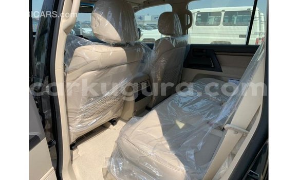 Nunua Imported Toyota Land Cruiser Nyeusi Gari ndani ya Import - Dubai nchini Bujumbura Nunua Imported Toyota Land Cruiser Nyeusi Gari ndani ya Import - Dubai nchini Bujumbura