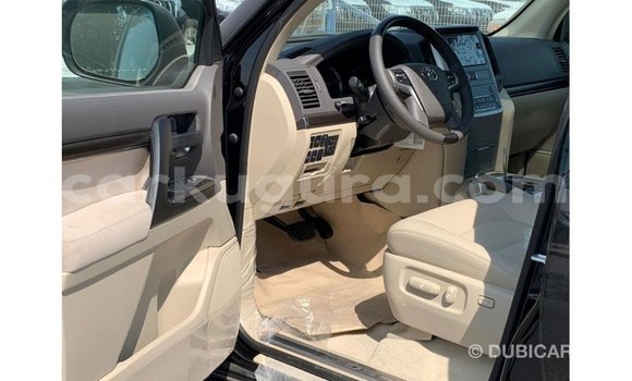 Nunua Imported Toyota Land Cruiser Nyeusi Gari ndani ya Import - Dubai nchini Bujumbura Nunua Imported Toyota Land Cruiser Nyeusi Gari ndani ya Import - Dubai nchini Bujumbura