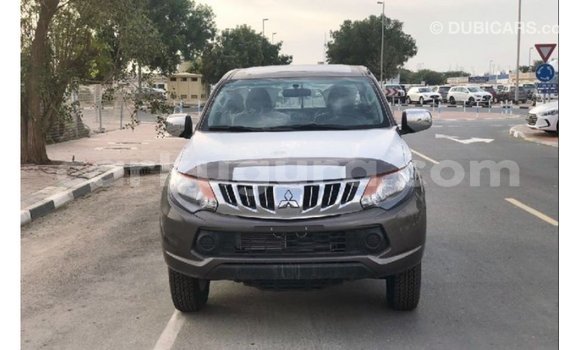 Nunua Imported Mitsubishi L200 Brown Gari ndani ya Import - Dubai nchini Bujumbura Nunua Imported Mitsubishi L200 Brown Gari ndani ya Import - Dubai nchini Bujumbura