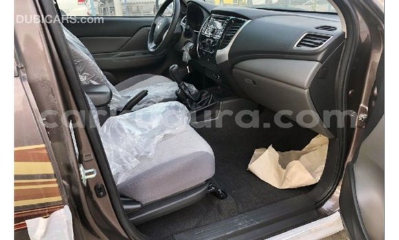 Nunua Imported Mitsubishi L200 Brown Gari ndani ya Import - Dubai nchini Bujumbura Nunua Imported Mitsubishi L200 Brown Gari ndani ya Import - Dubai nchini Bujumbura